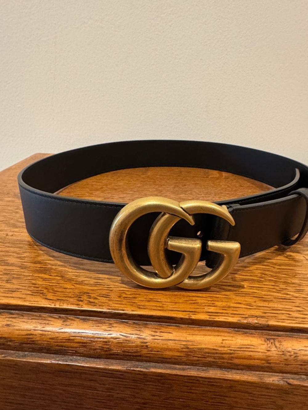 Gucci Classic Black Leather Belt with Gold Double-G Buckle
